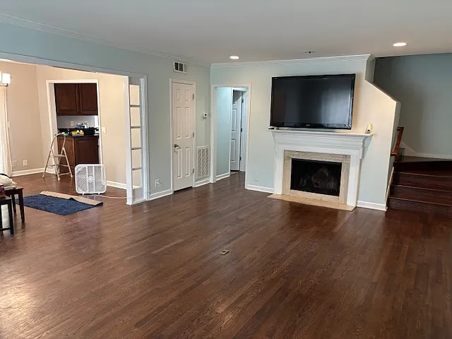 3 bed, 3.5 bath, 2049 sqft, $3,150 — Photo 3
