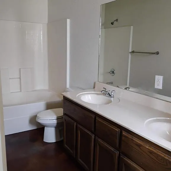 102 1/2 Surrey Ln #200-B — Photo 6