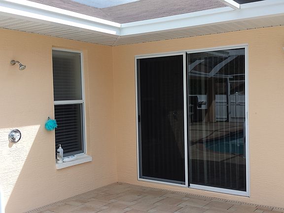 LANAI W/HOT AND COLD SHOWER