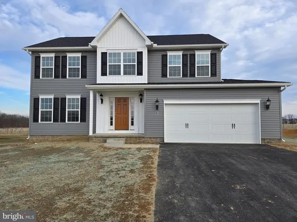 84 Red Stone Ln #41, Hanover, PA 17331