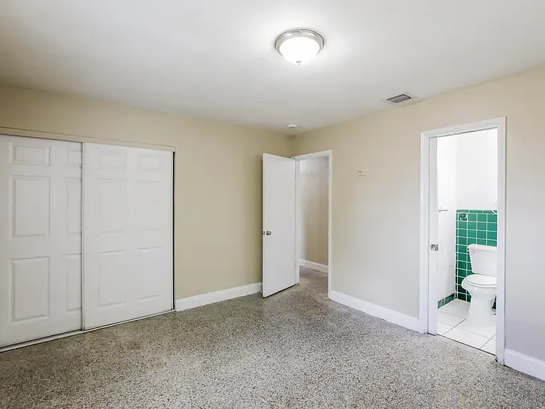 2150 SW 37th Ave — Photo 6