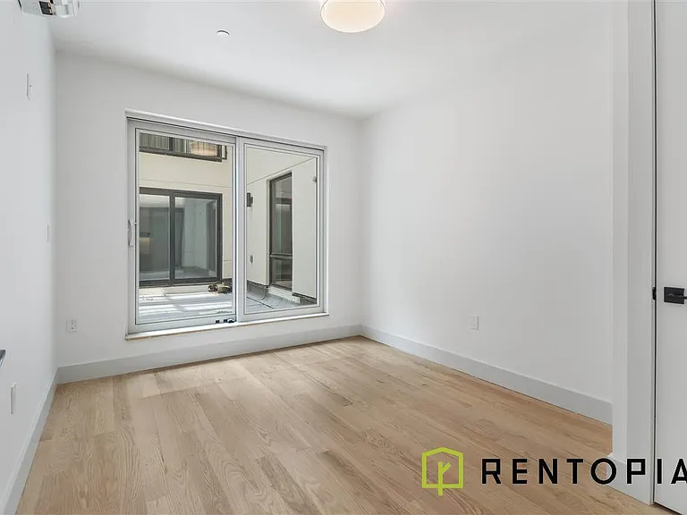 319 Lenox Rd #1A — Photo 2