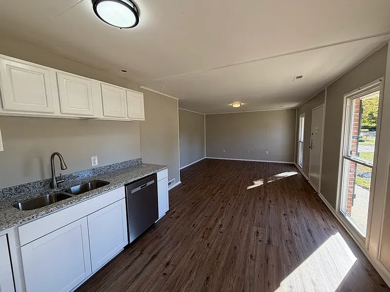 3 bed, 1.0 bath, 988 sqft, $1,175 — Photo 4