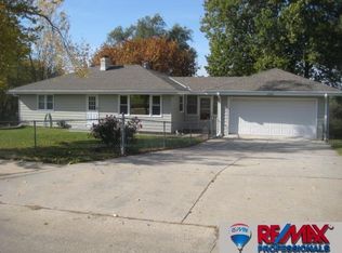 5904 N 78th St, Omaha, NE 68134