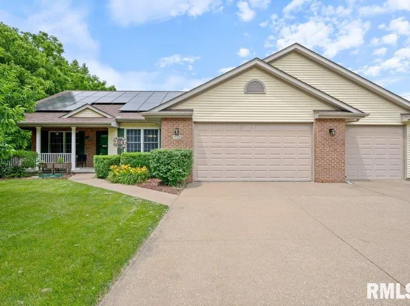 325 Woodland Dr, Andalusia, IL 61232