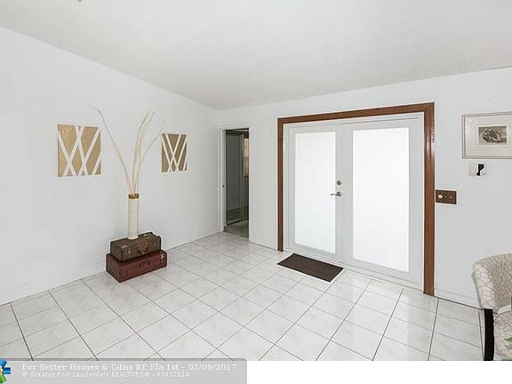 3rd image of 2424 Bimini Ln