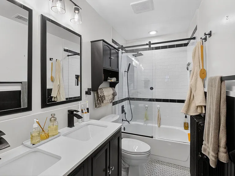 553 24th St NE — Photo 7