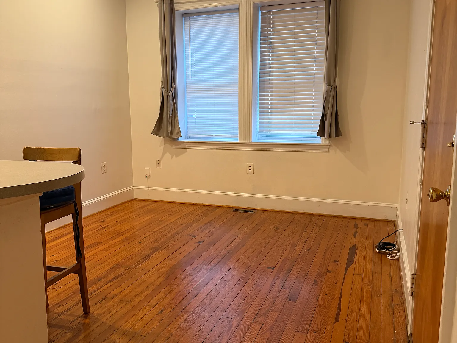 1 bed, 950 sqft, $1,600 — Photo 3