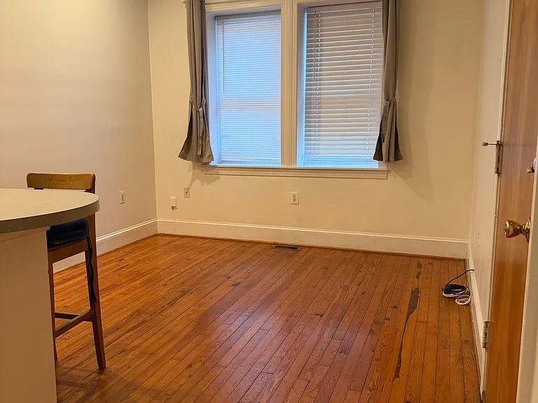 128 Pemberton St — Photo 3