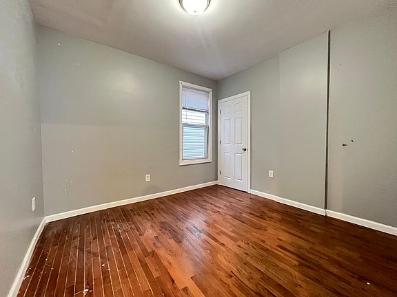 4th image of 537 S Clinton St #2A