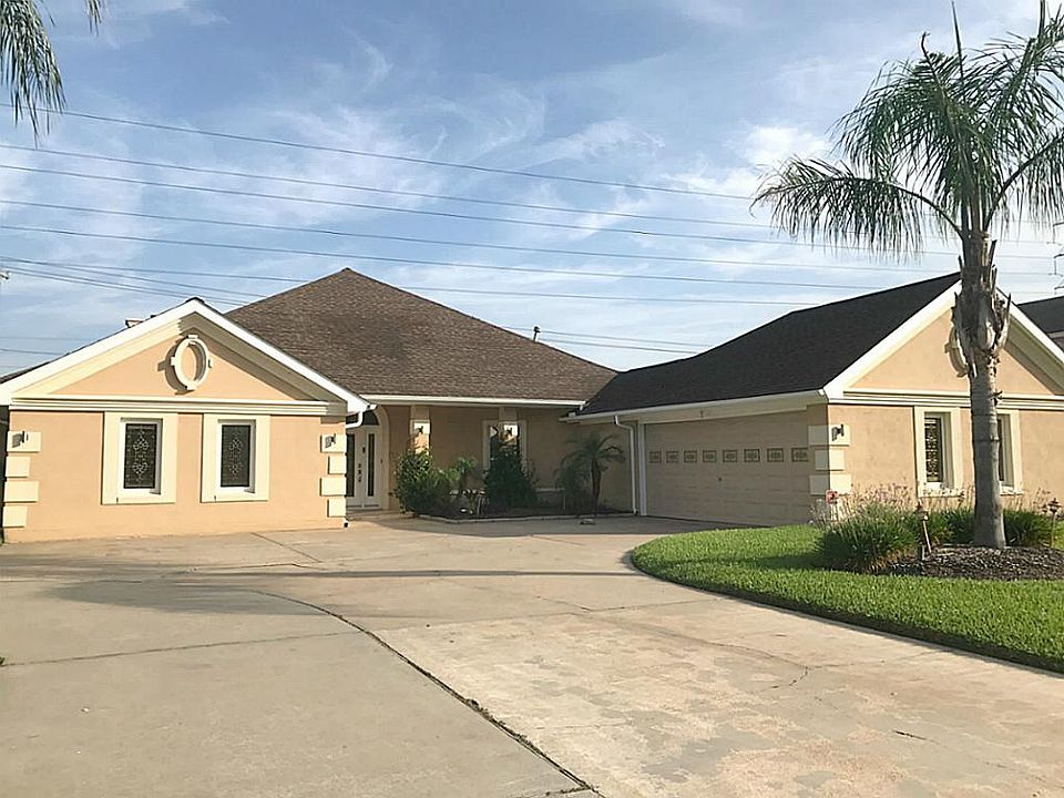 1st image of 2916 Country Club Dr