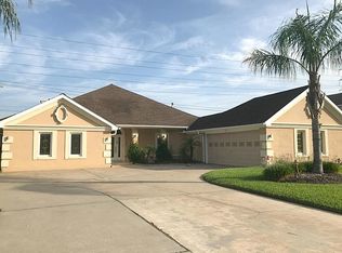2916 Country Club Dr, Pearland, TX 77581