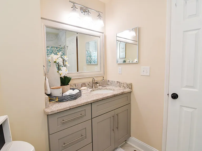 2722 Parkwood Ave — Photo 11