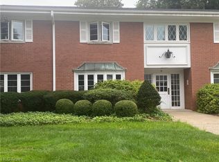 7560 Hollycroft Ln APT 2C, Mentor, OH 44060