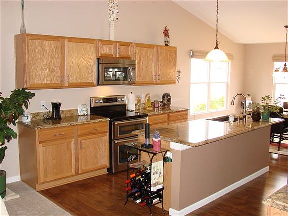5th image of 5610 Saint Thomas Ln #49