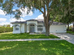 6140 Silver Oaks Dr, Zephyrhills, FL 33542
