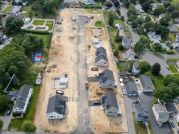 62 High St Floor 1, Stoneham, MA 02180