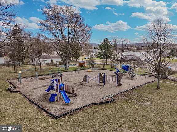 4th image of 20 Walnut Rdg