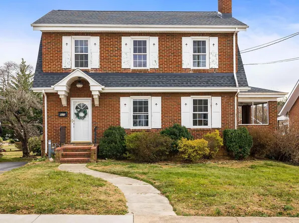 420 Florence Ave, Waynesboro, VA 22980