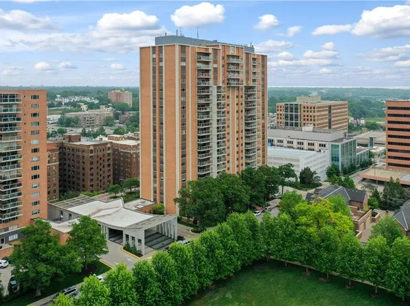 121 W 48th St APT 904, Kansas City, MO 64112