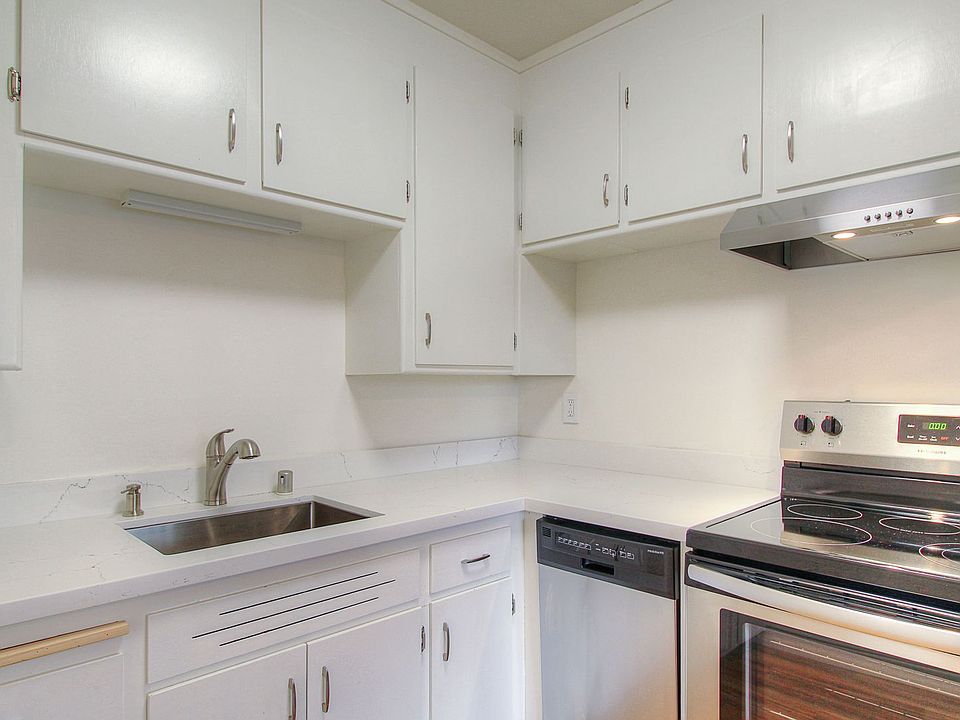 1st image of 1530 Boston Ct #115