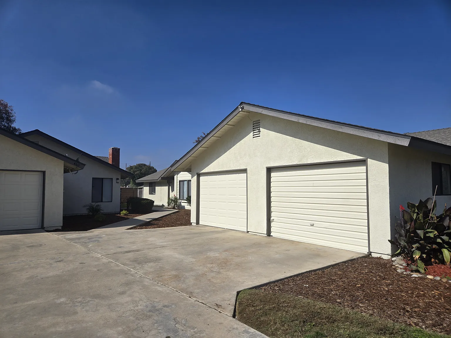 2 bed, 1200 sqft, $1,800 — Photo 2