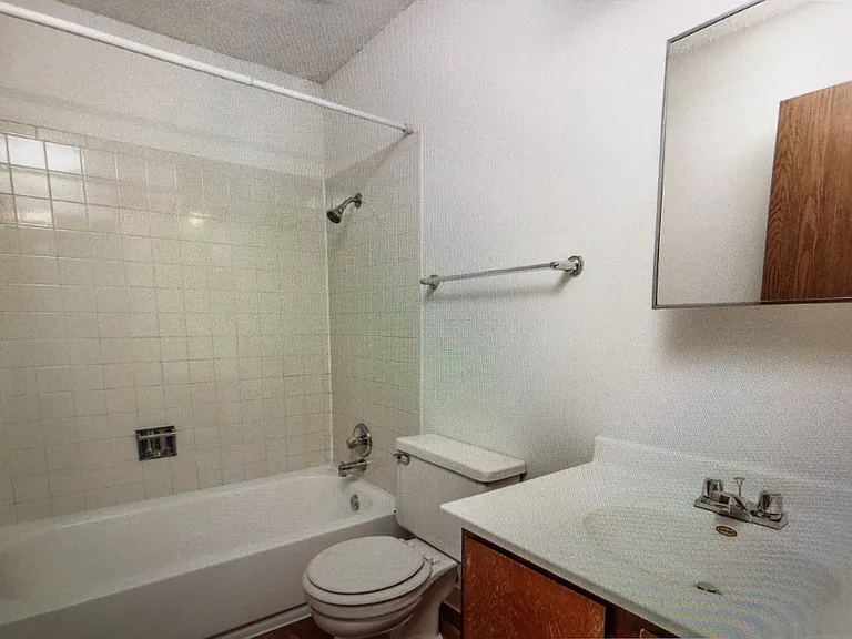 121 S Hazel St — Photo 4