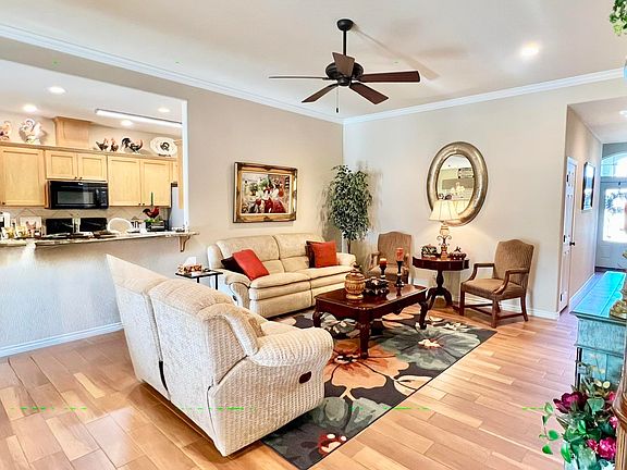 5th image of 117 Pinehurst Street