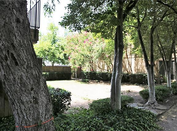 3rd image of 7031 Holly Hill Dr APT 17