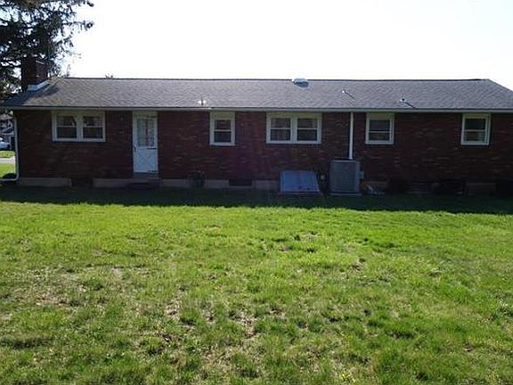 4th image of 2338 East Blvd