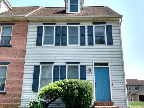 1968 Clinton Ave, Chambersburg, PA 17201