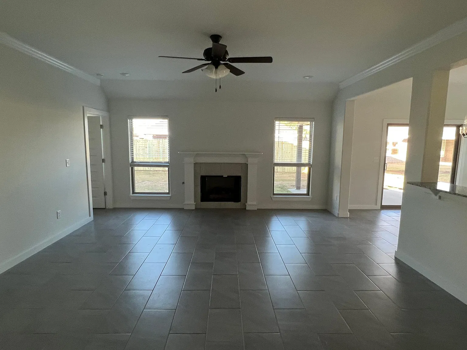 3 bed, 1556 sqft, $1,950 — Photo 2