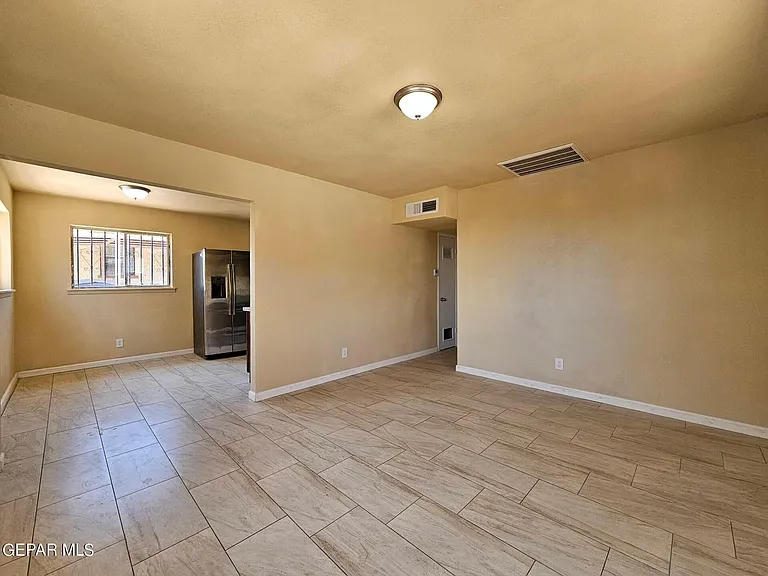 6005 Tampa Ave — Photo 5