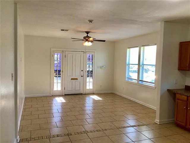 4237 General Pershing St — Photo 3