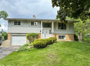306 W Newport Rd, Hoffman Estates, IL 60169