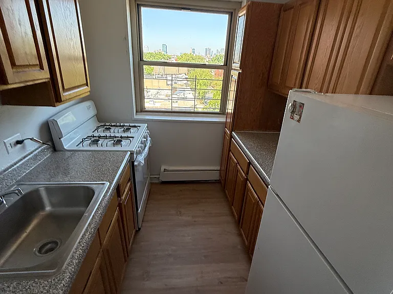 510 Quincy St #B — Photo 2