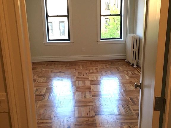 3rd image of 56 Bennett Ave APT 3C