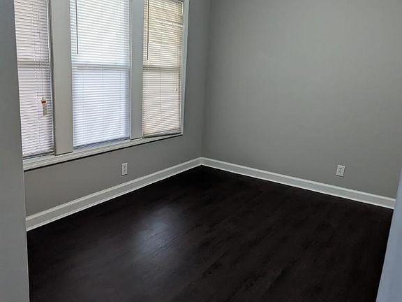 5th image of 2047 Floral Ave