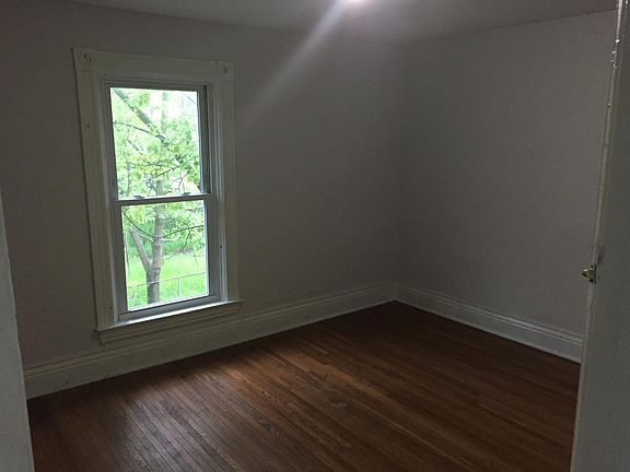 5th image of 724 Monteagle St