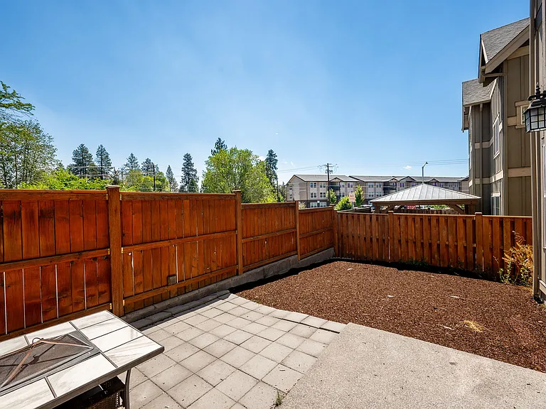 1068 SE Leonel Ln — Photo 16