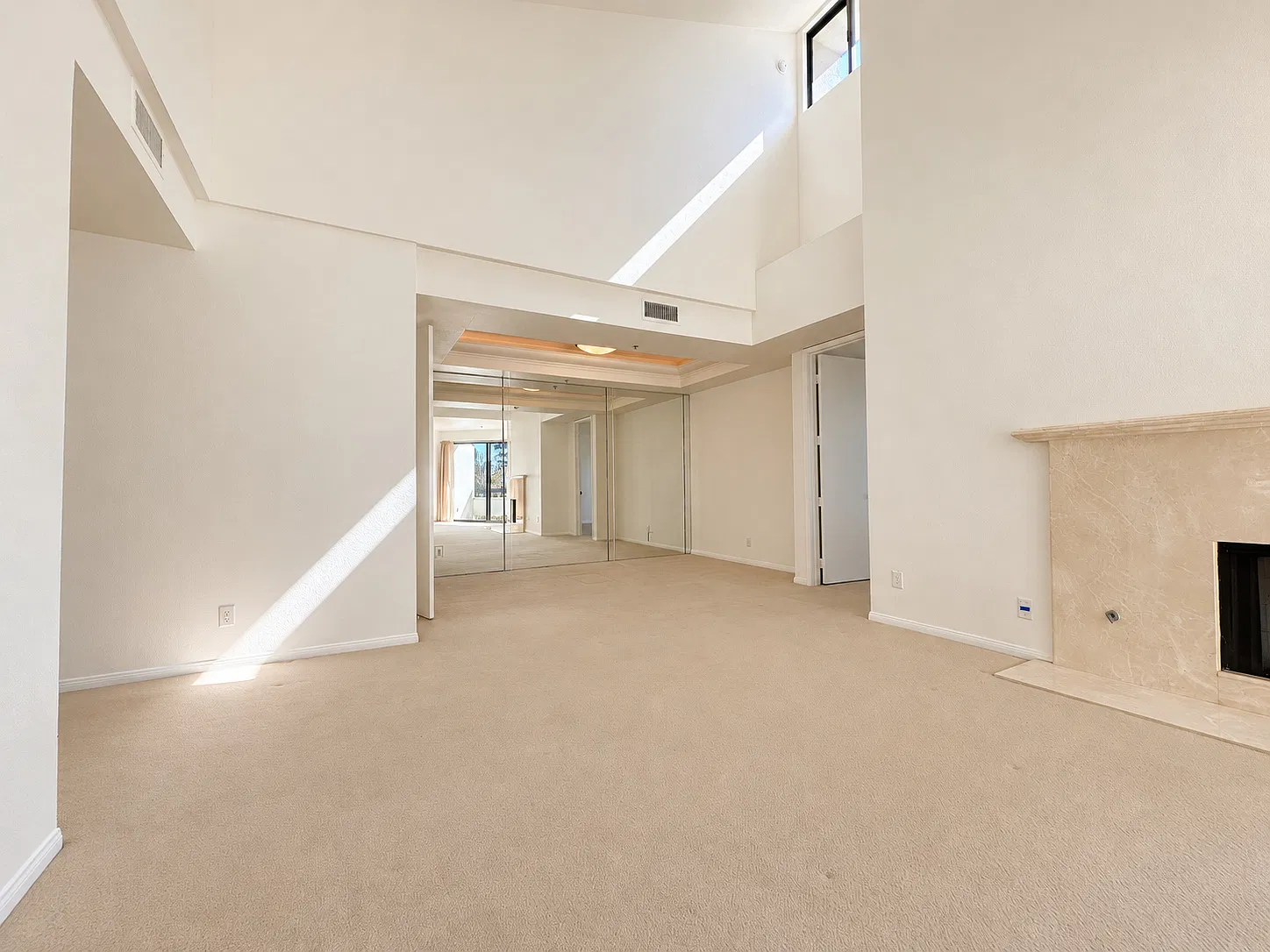 2 bed, 1390 sqft, $6,350 — Photo 2