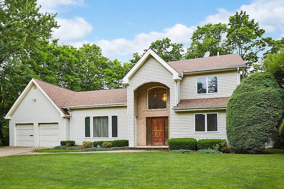 1st image of 9 Bowers Ln