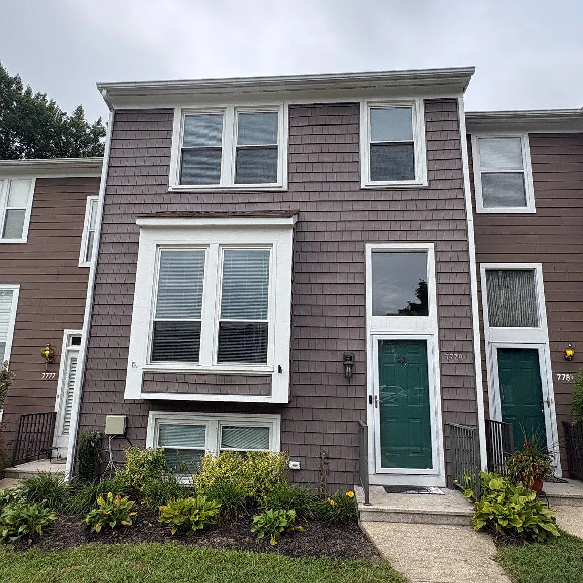 4 bed, 5.0 bath, 2160 sqft, $3,295 — Photo 1