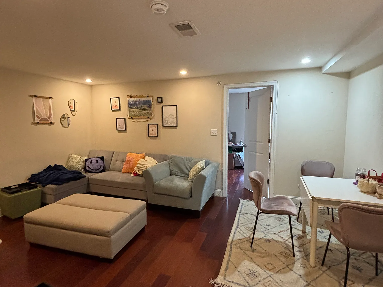 2 bed, 800 sqft, $2,100 — Photo 1