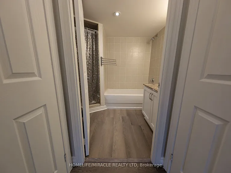 225 Wellesley St E #607 — Photo 20
