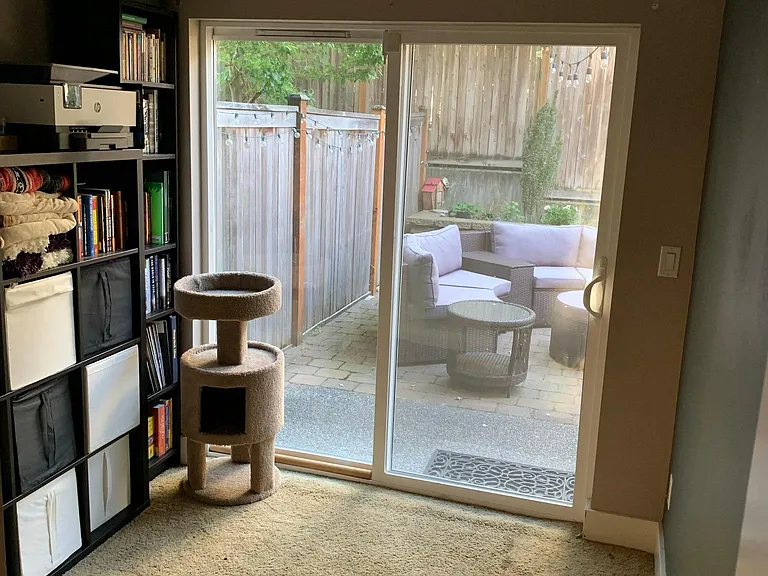 Office - Guess bedroom (7x8 foot)