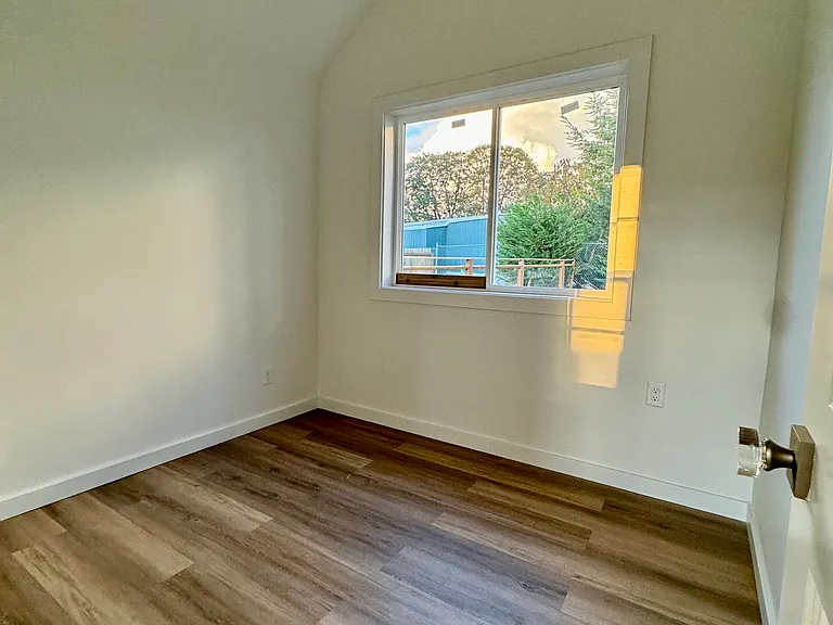 15003 W Thorne Ln SW — Photo 7