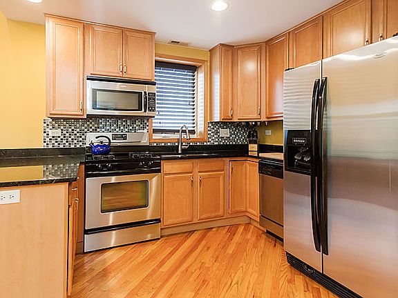 4th image of 3552 S Giles Ave Unit 4S