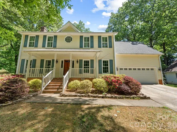 2726 Kirkholm Dr, Matthews, NC 28105