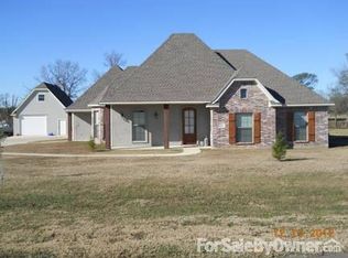 163 Edgewood Dr, Frierson, LA 71027